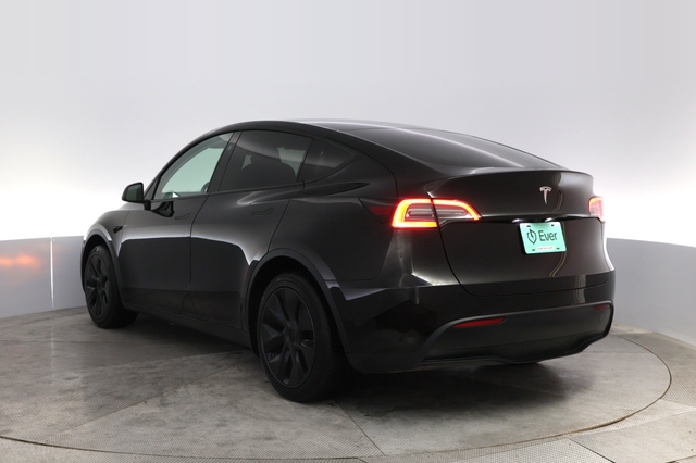 2025 Tesla Model Y