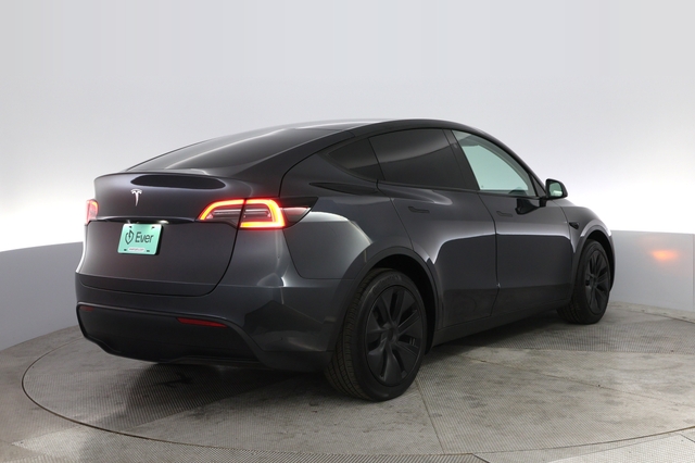 2025 Tesla Model Y