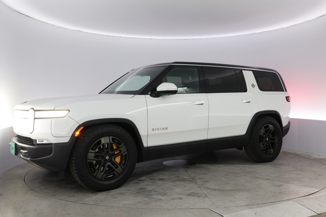 2023 Rivian R1S