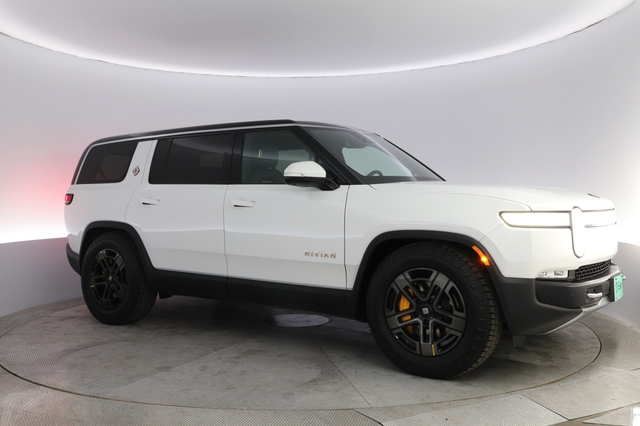 2023 Rivian R1S