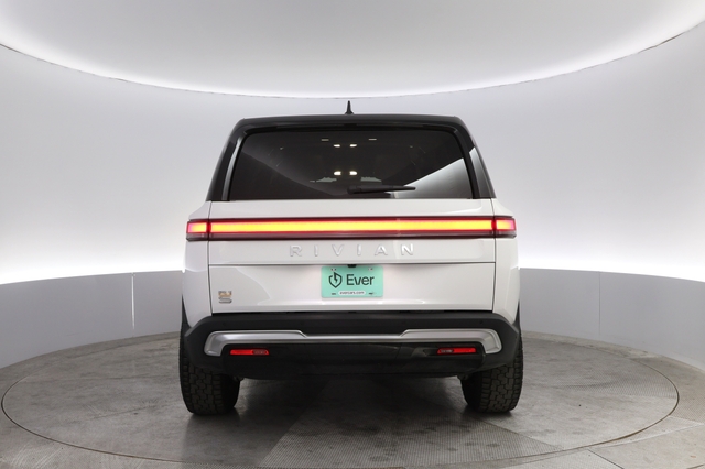 2023 Rivian R1S