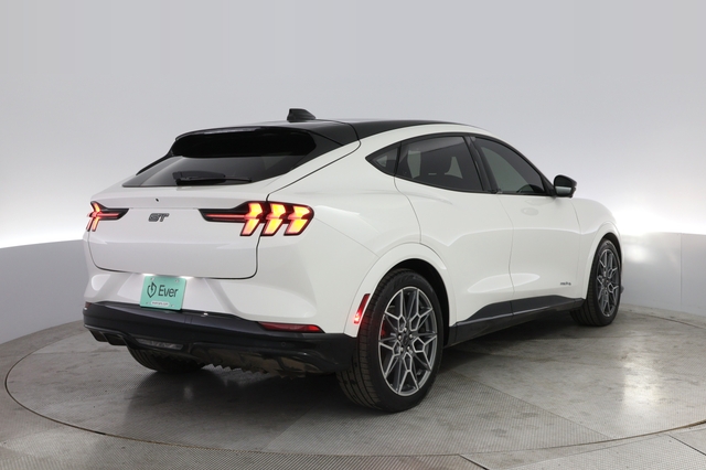 2025 Ford Mustang Mach-E
