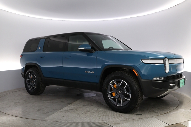 2023 Rivian R1S