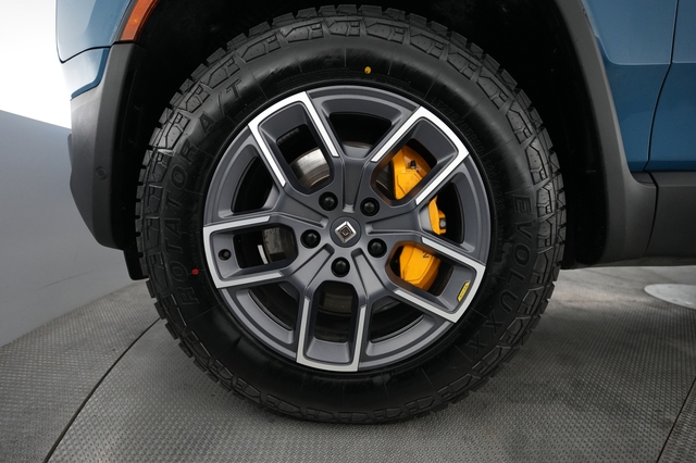 2023 Rivian R1S