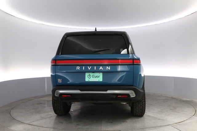 2023 Rivian R1S