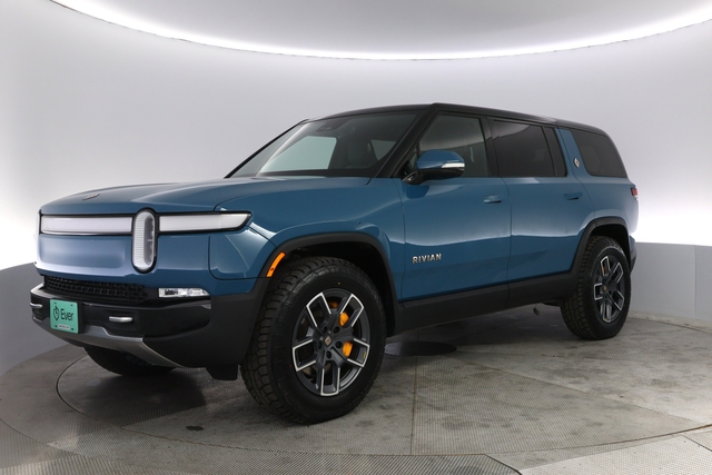 2023 Rivian R1S
