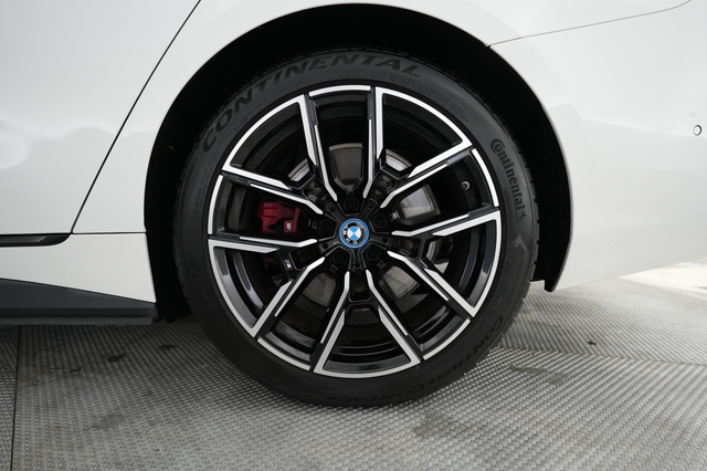 2023 BMW i4