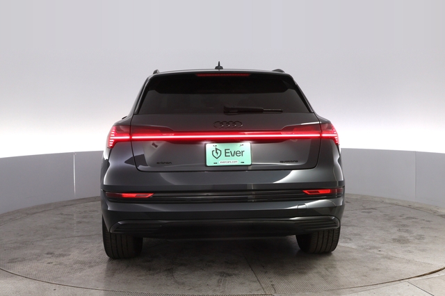2022 Audi e-tron