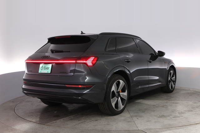 2022 Audi e-tron