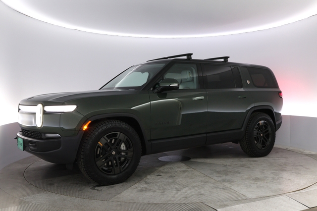 2025 Rivian R1S