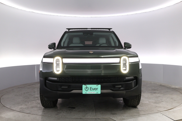 2025 Rivian R1S