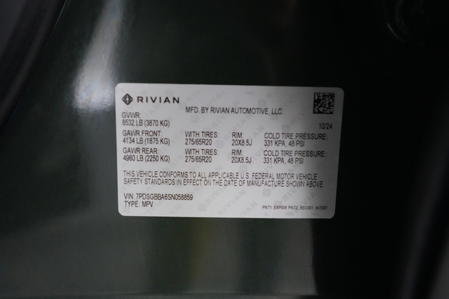 2025 Rivian R1S