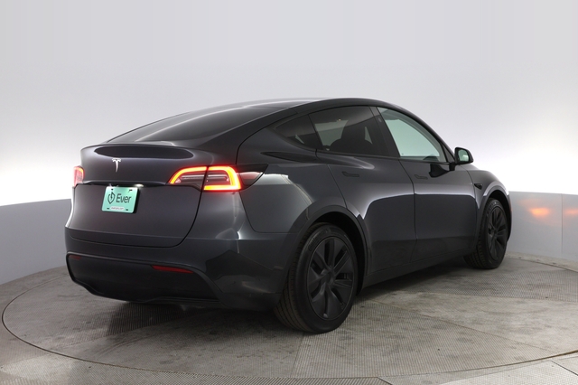 2025 Tesla Model Y