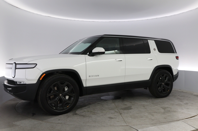 2023 Rivian R1S