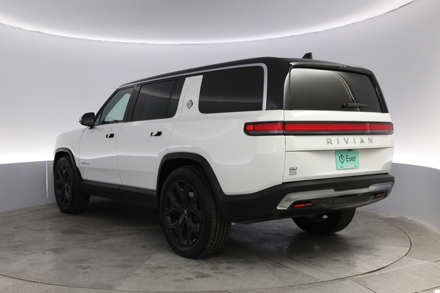 2023 Rivian R1S