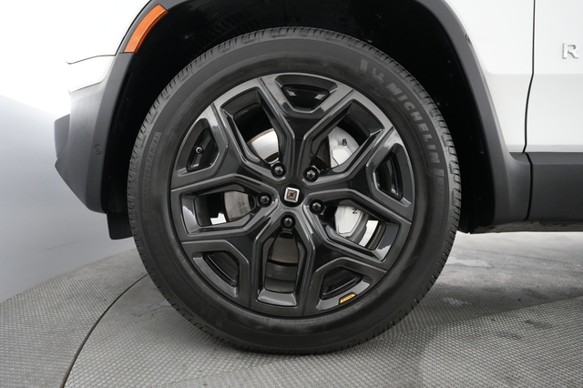 2023 Rivian R1S