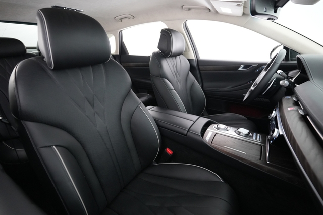 2023 Genesis Electrified G80