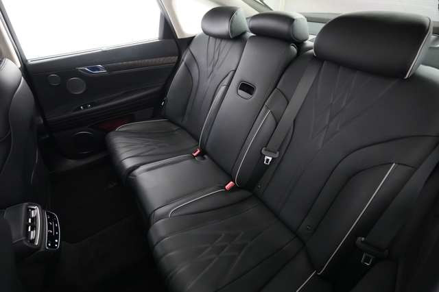 2023 Genesis Electrified G80