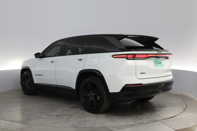 2024 Jeep Wagoneer S