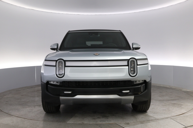 2024 Rivian R1S