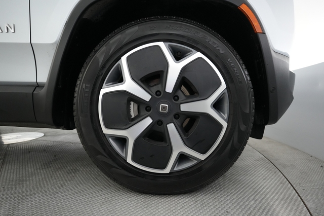 2024 Rivian R1S