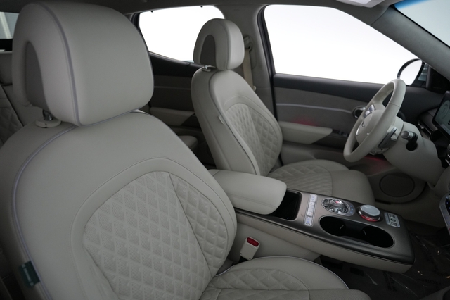 2023 Genesis GV60