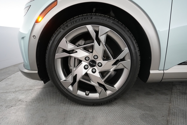 2023 Genesis GV60