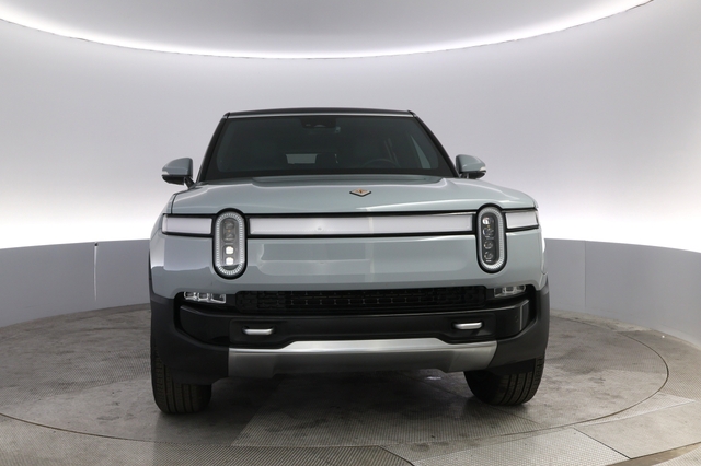 2024 Rivian R1S