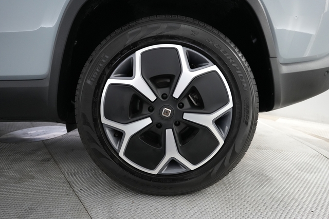 2024 Rivian R1S