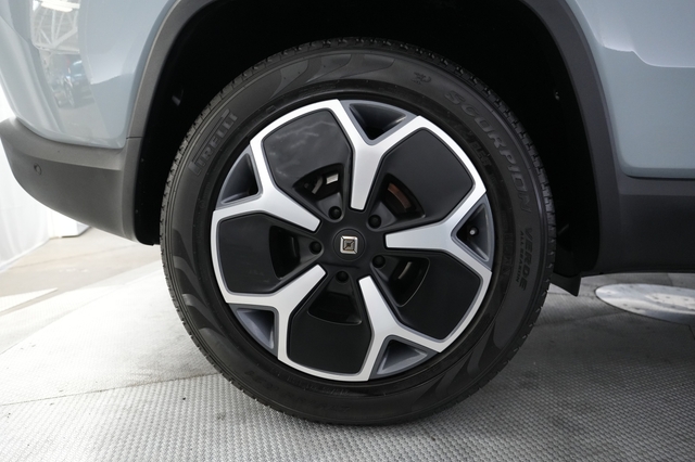 2024 Rivian R1S