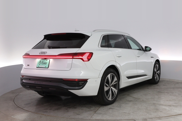 2024 Audi Q8 e-tron