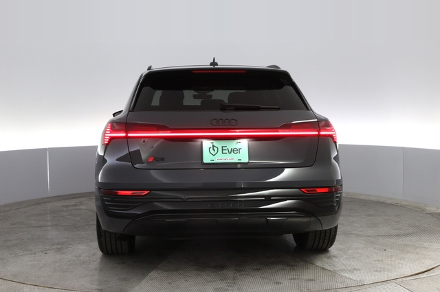 2024 Audi Q8 e-tron