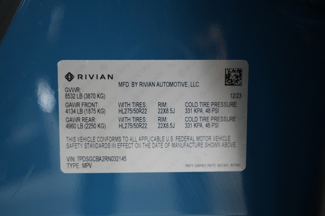 2024 Rivian R1S