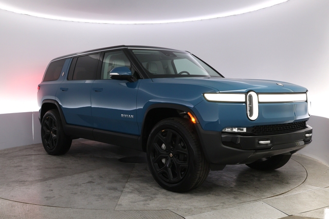 2024 Rivian R1S