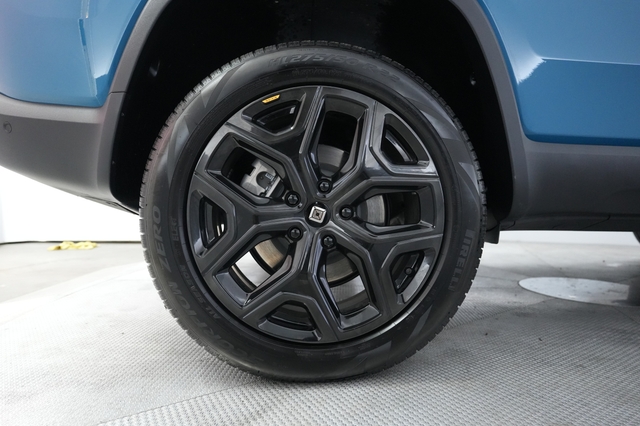 2024 Rivian R1S