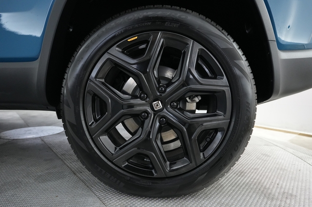 2024 Rivian R1S