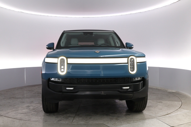 2024 Rivian R1S