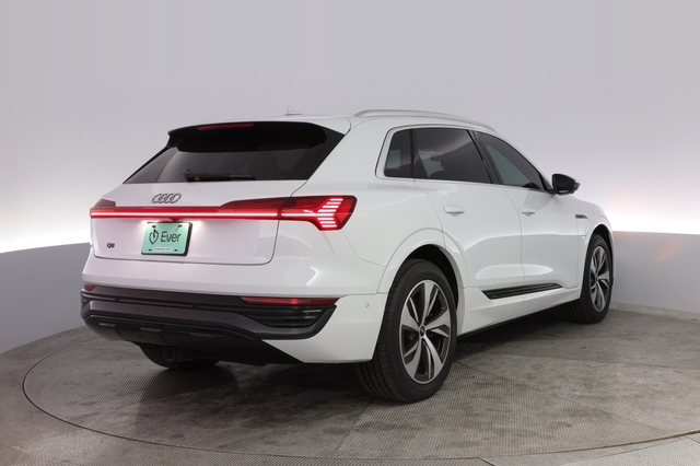 2024 Audi Q8 e-tron