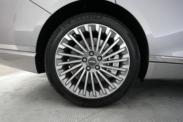 2024 Genesis Electrified G80