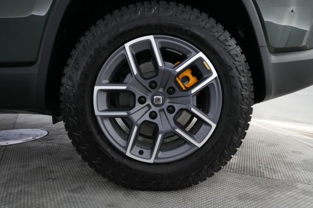 2023 Rivian R1S
