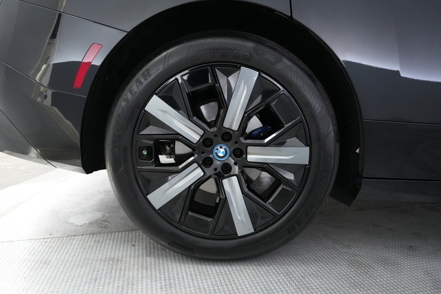 2023 BMW iX