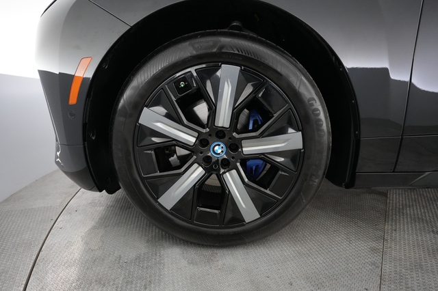 2023 BMW iX