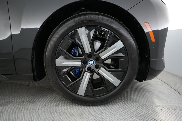 2023 BMW iX