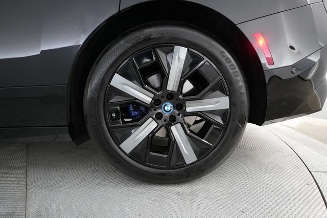 2023 BMW iX