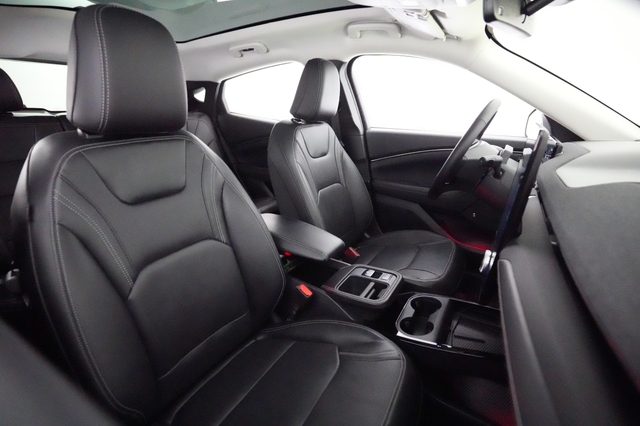 2025 Ford Mustang Mach-E