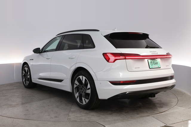 2022 Audi e-tron