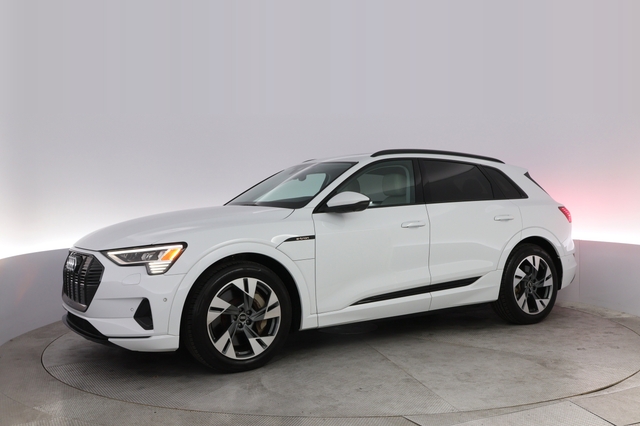 2022 Audi e-tron