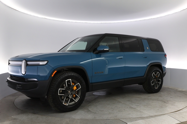 2025 Rivian R1S