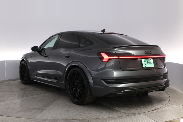 2022 Audi e-tron S Sportback