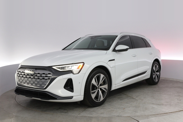 2024 Audi Q8 e-tron